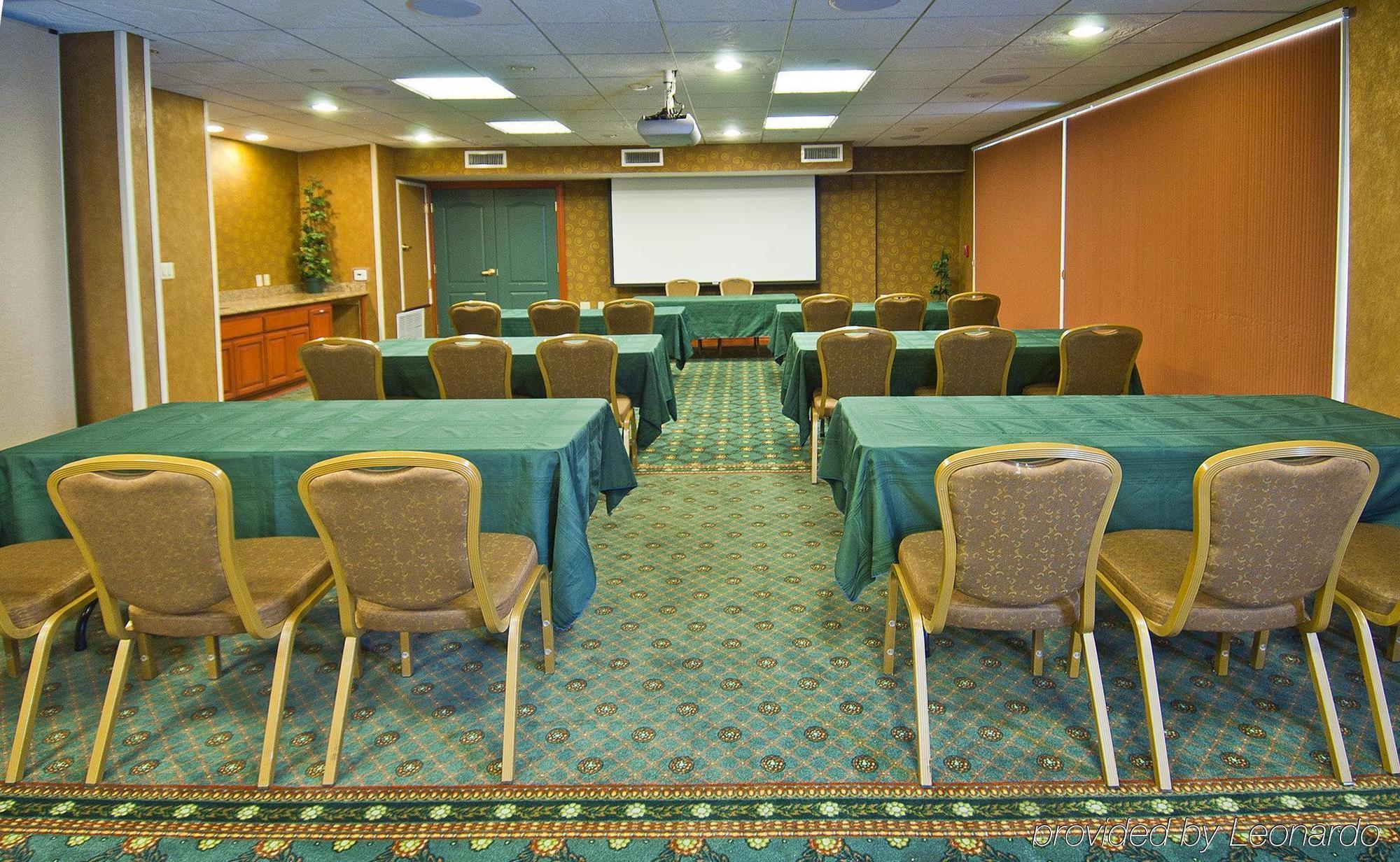 Spark By Hilton Redlands Perniagaan gambar